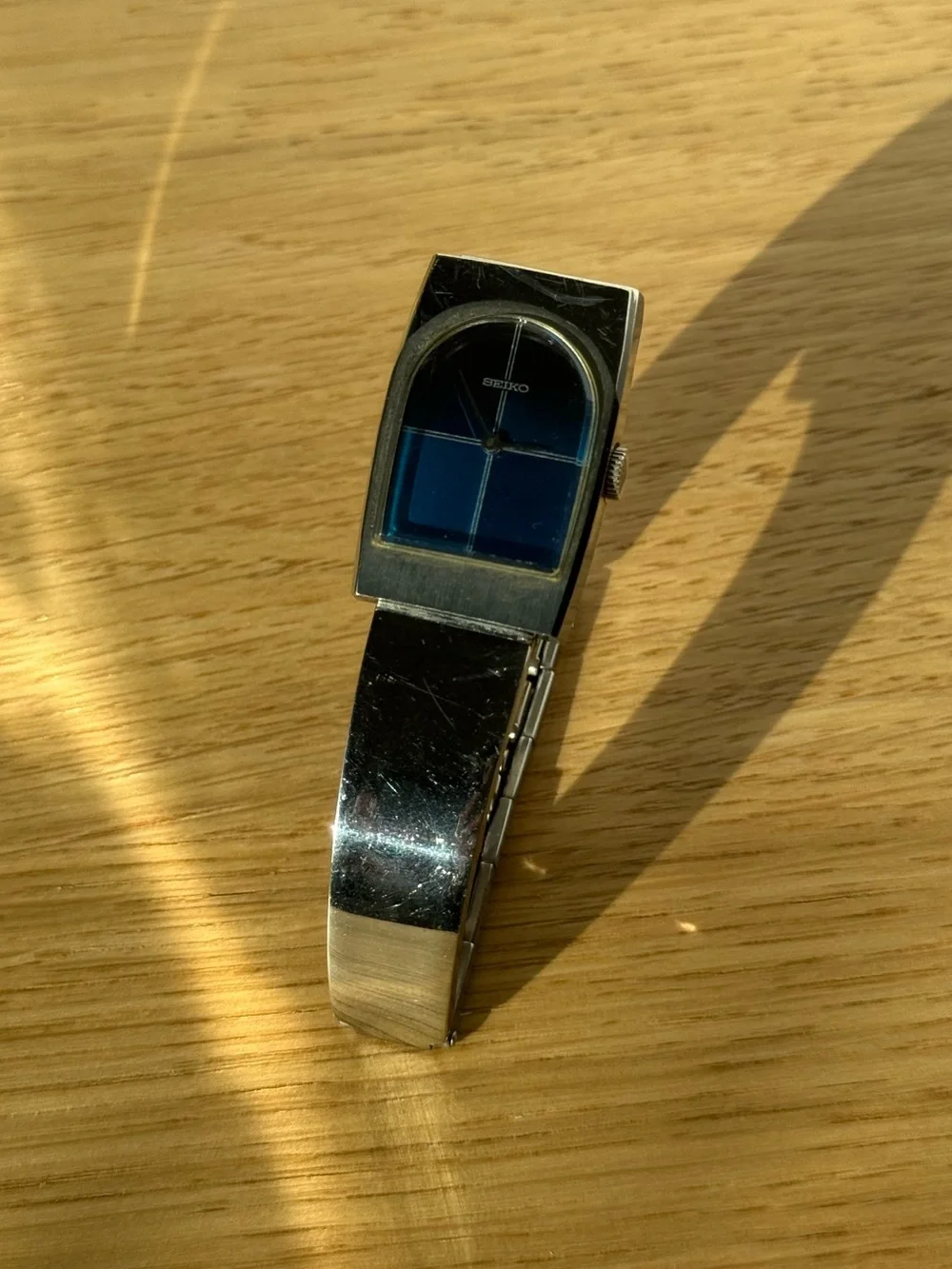 Vintage Seiko manual wind modernist watch. Ref 7302-710